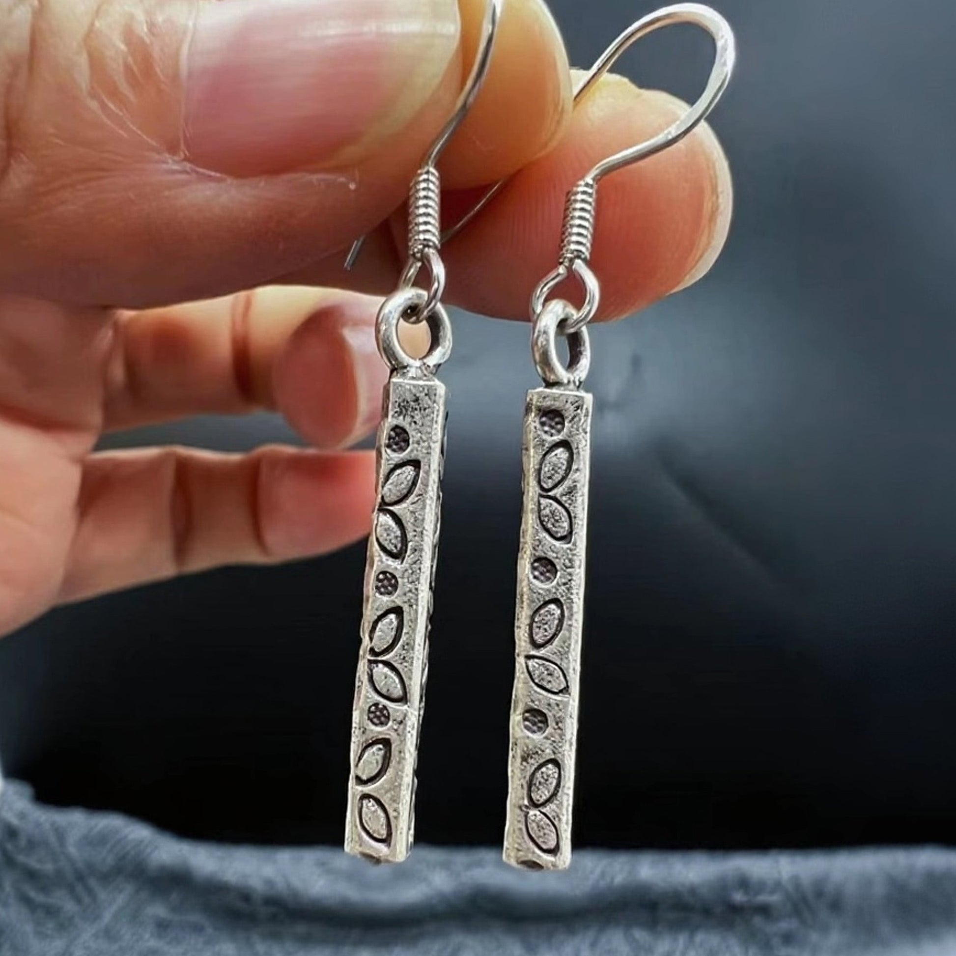 Vintage Silver Bar Dangle Earrings – Handcrafted Textured Drop Earrings with Botanical Engraving