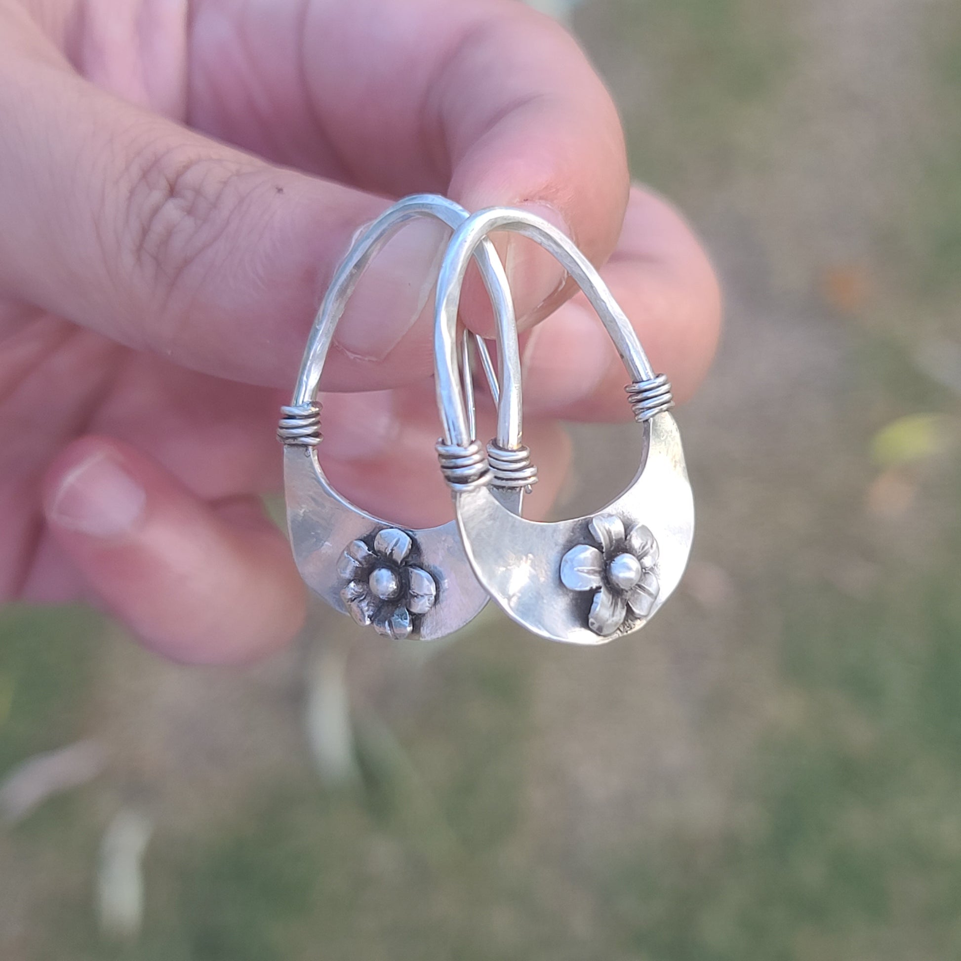 Rustic Floral Hoop Earrings – Handcrafted Vintage Silver Flower Drop Design