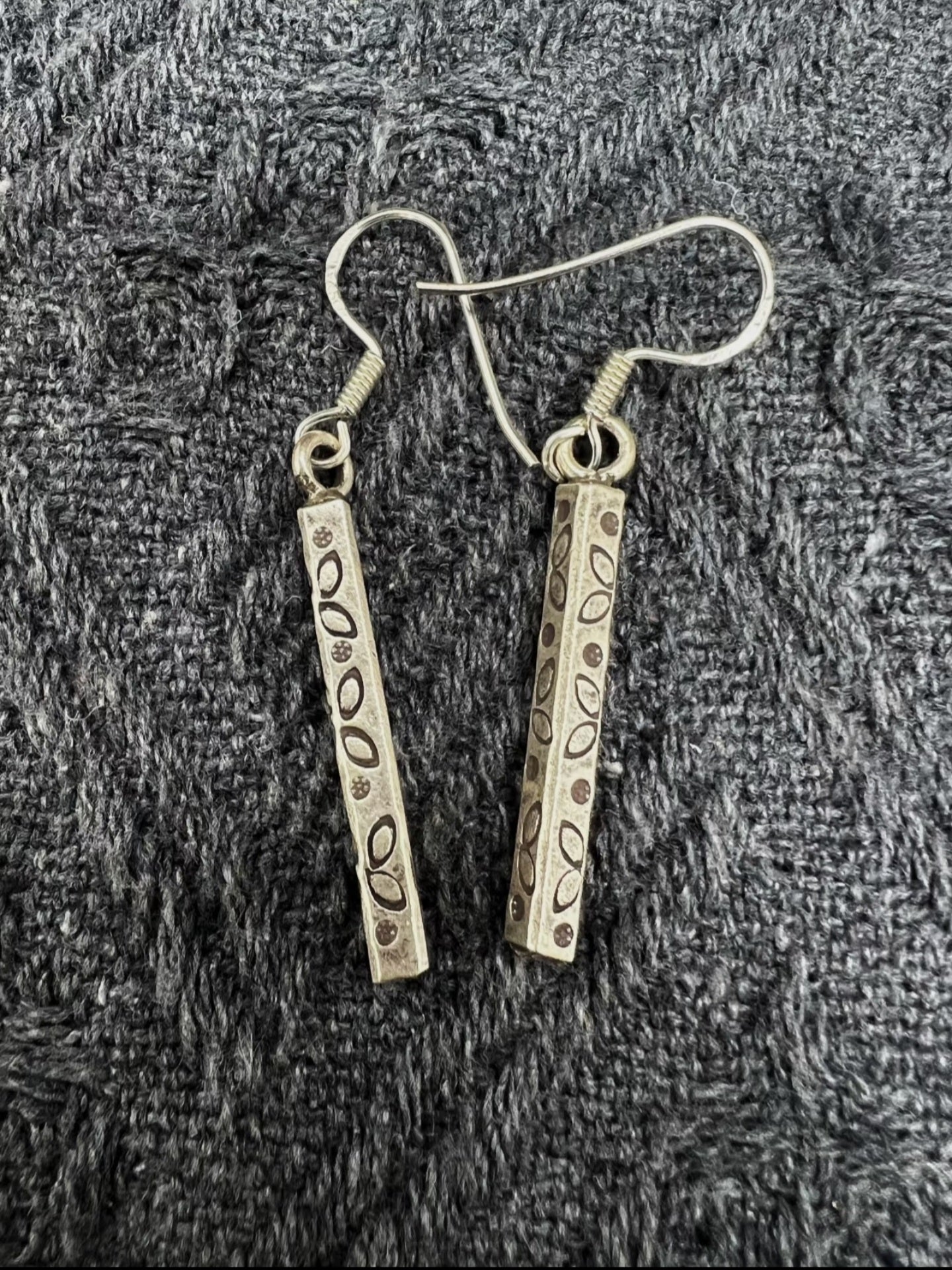 Vintage Silver Bar Dangle Earrings – Handcrafted Textured Drop Earrings with Botanical Engraving