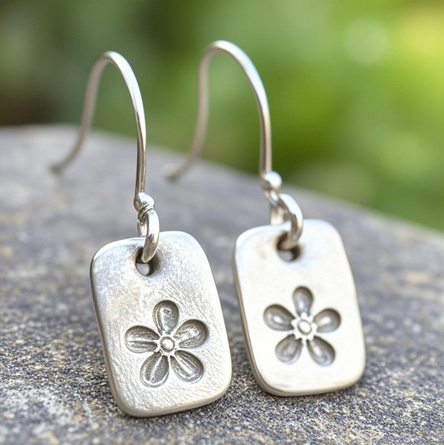 Minimalist Floral Drop Earrings – Hammered Silver with Engraved Flower Design