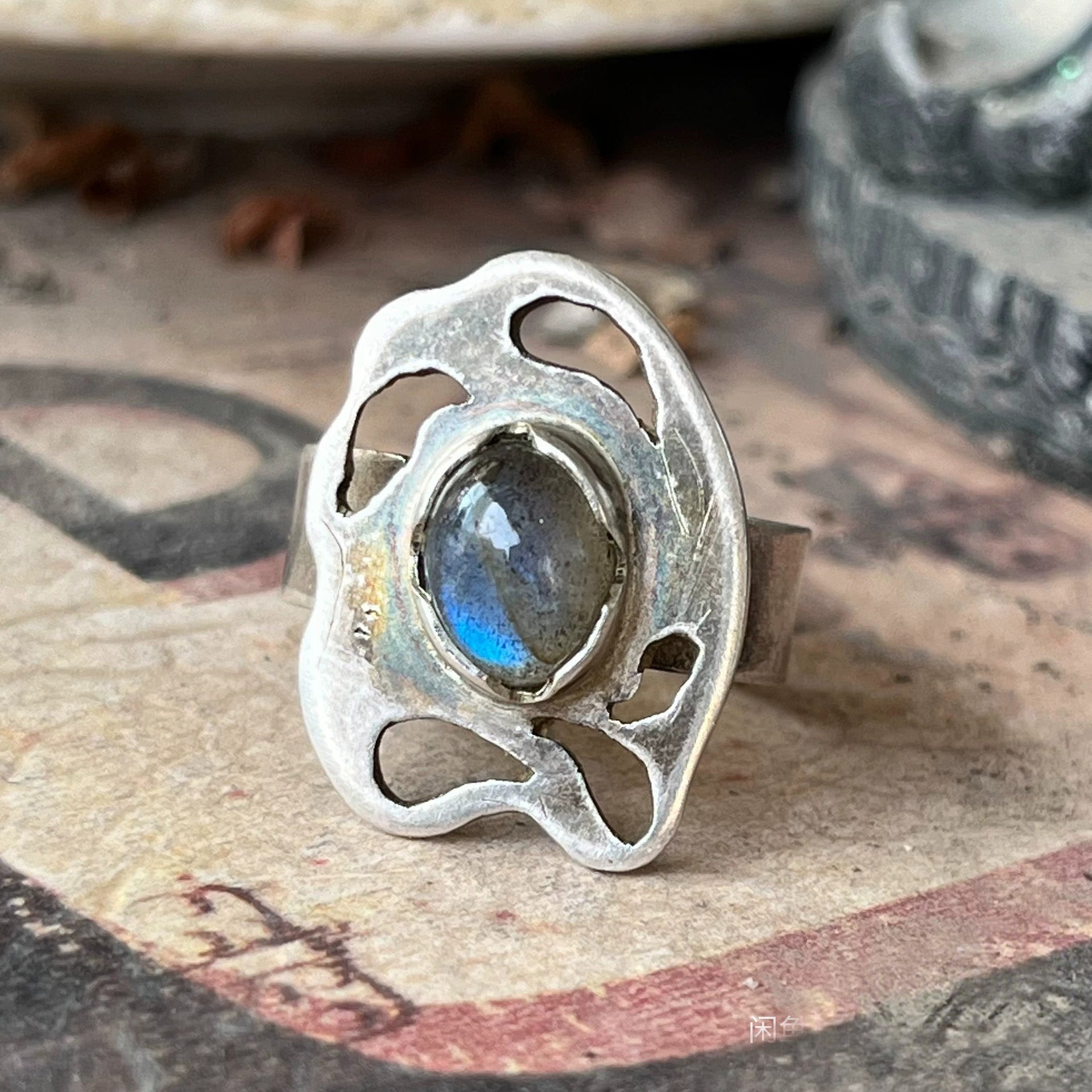 Organic Labradorite Ring – Handcrafted Sterling Silver Cutout Art Jewelry