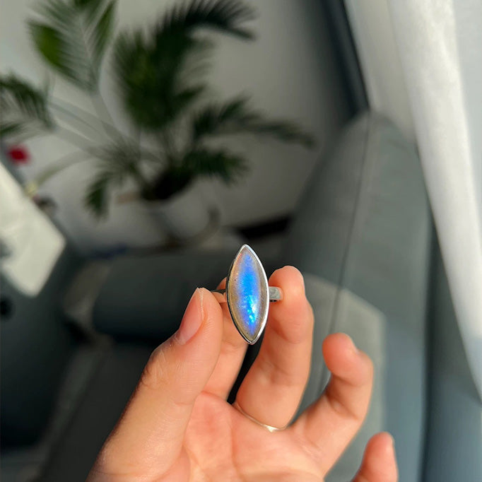 Sterling Silver Marquise Labradorite Ring – Minimalist Moonstone-Inspired Boho Jewelry