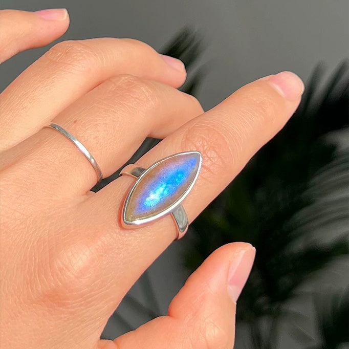 Sterling Silver Marquise Labradorite Ring – Minimalist Moonstone-Inspired Boho Jewelry