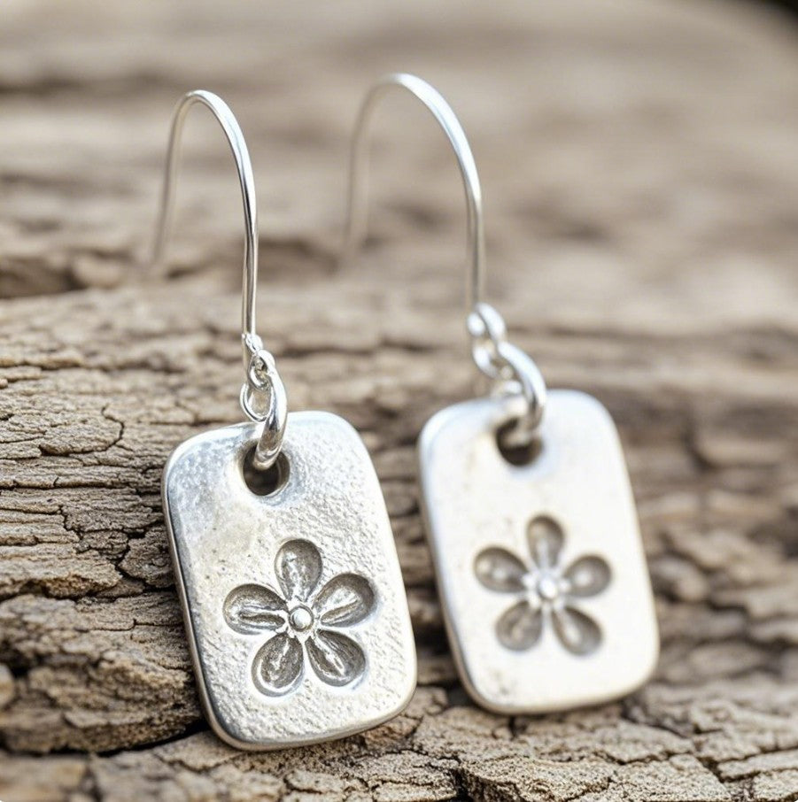 Minimalist Floral Drop Earrings – Hammered Silver with Engraved Flower Design