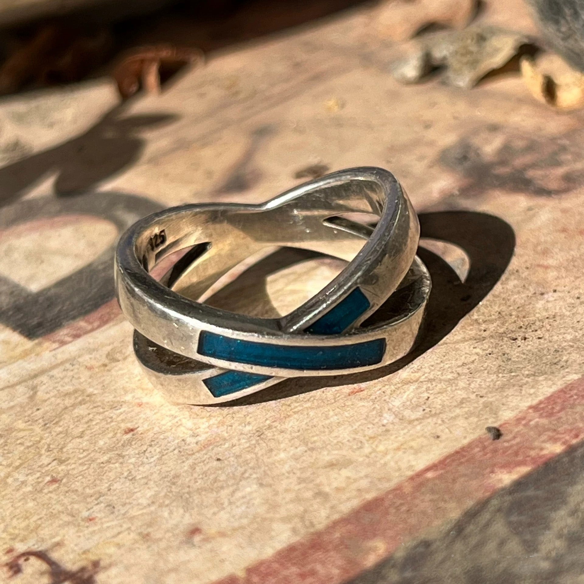 Sterling Silver Crossover Band Ring with Blue Inlay – Modern Geometric Minimalist Design