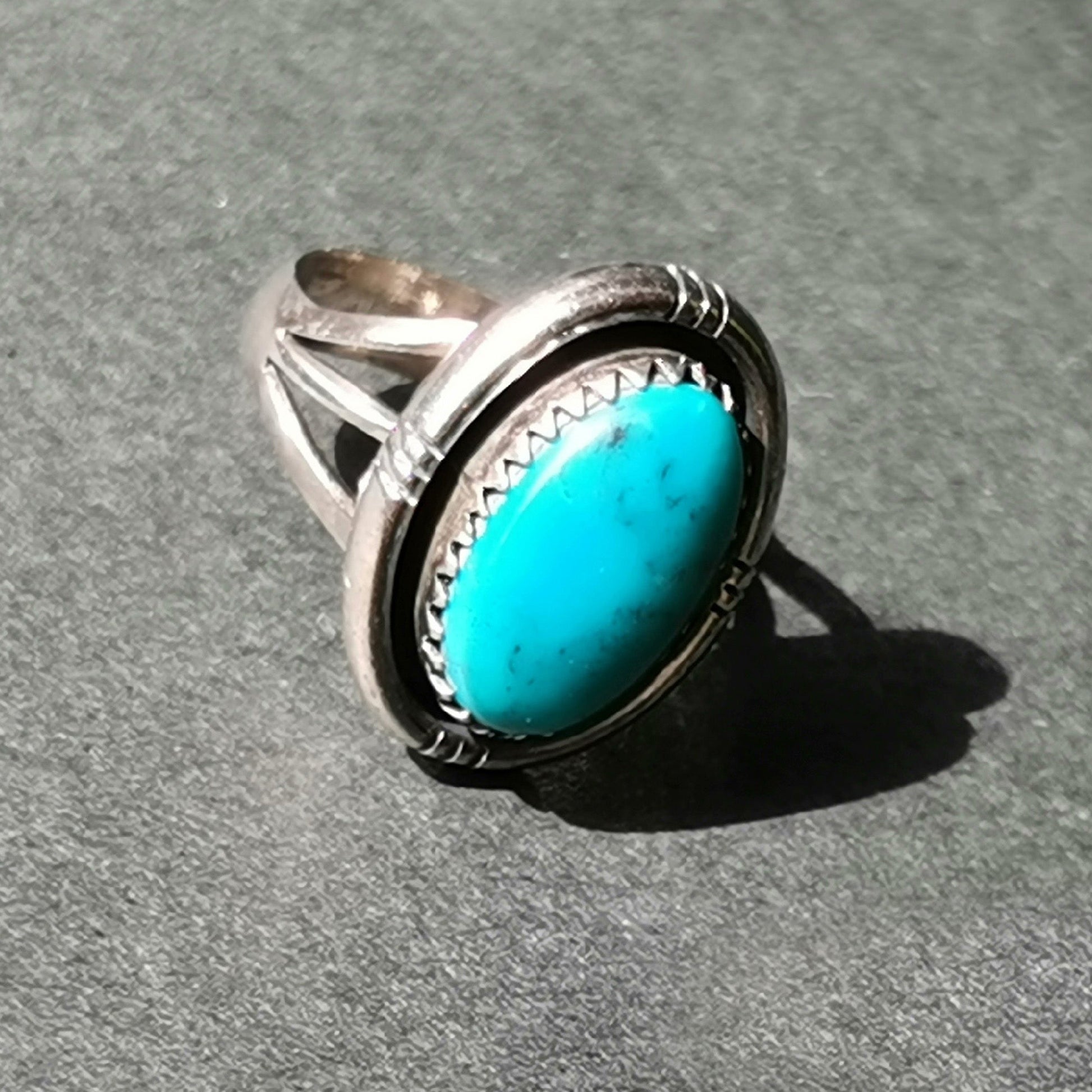 Vintage Oval Turquoise Ring