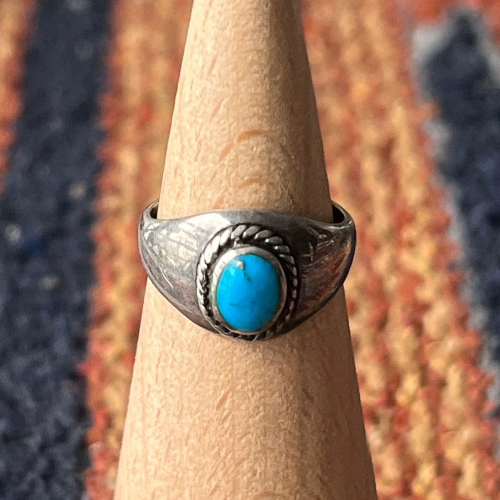 Vintage Sterling Silver Turquoise Ring – Oval Cabochon with Braided Bezel, Southwestern Style