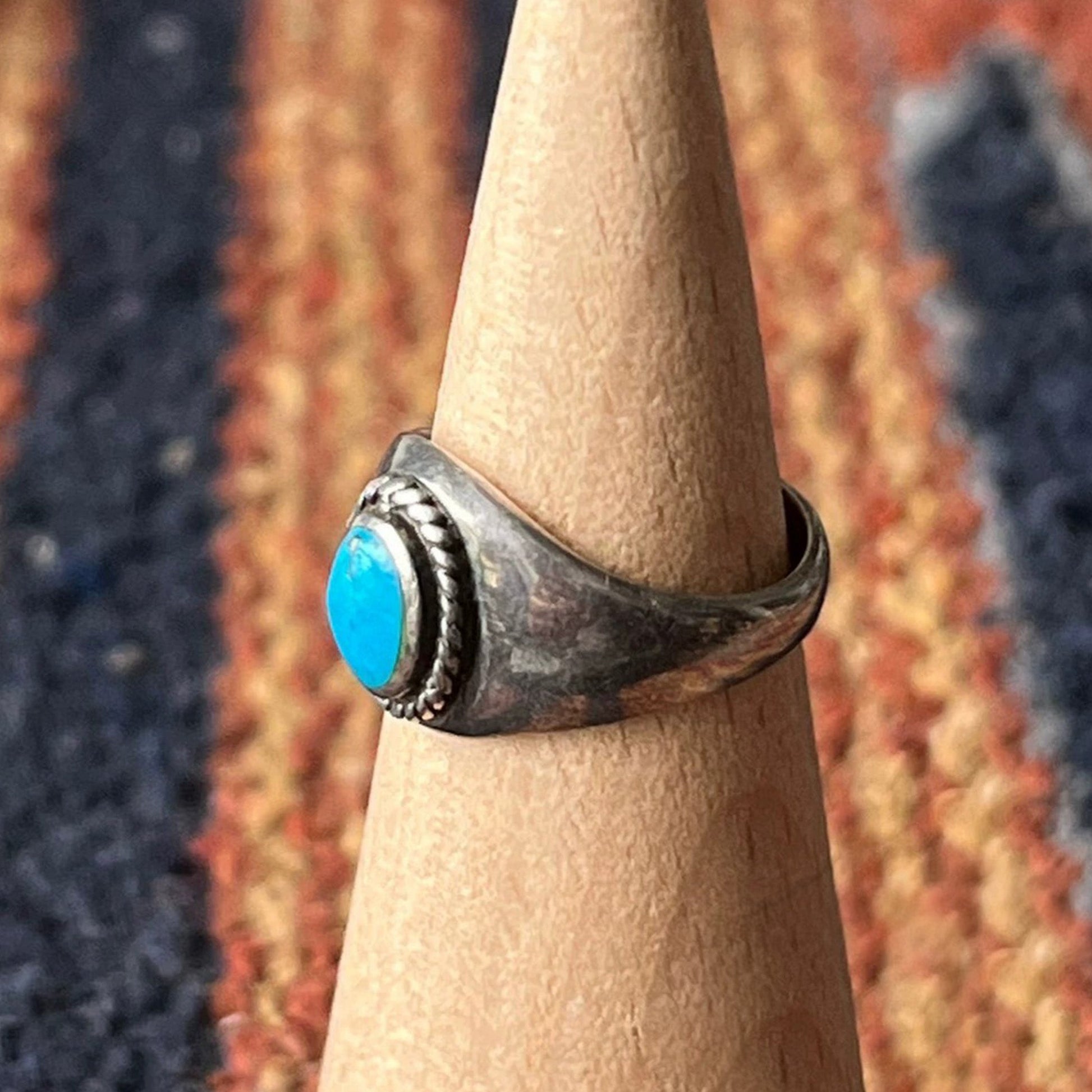 Vintage Sterling Silver Turquoise Ring – Oval Cabochon with Braided Bezel, Southwestern Style
