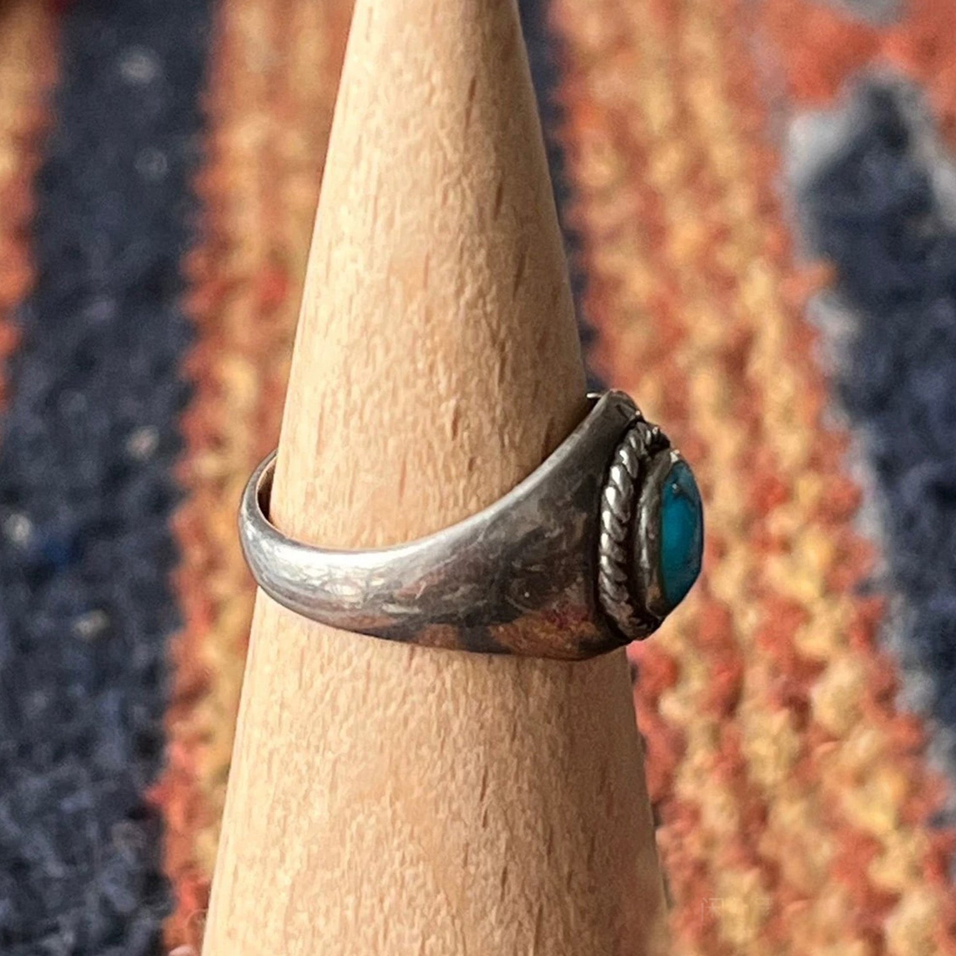 Vintage Sterling Silver Turquoise Ring – Oval Cabochon with Braided Bezel, Southwestern Style