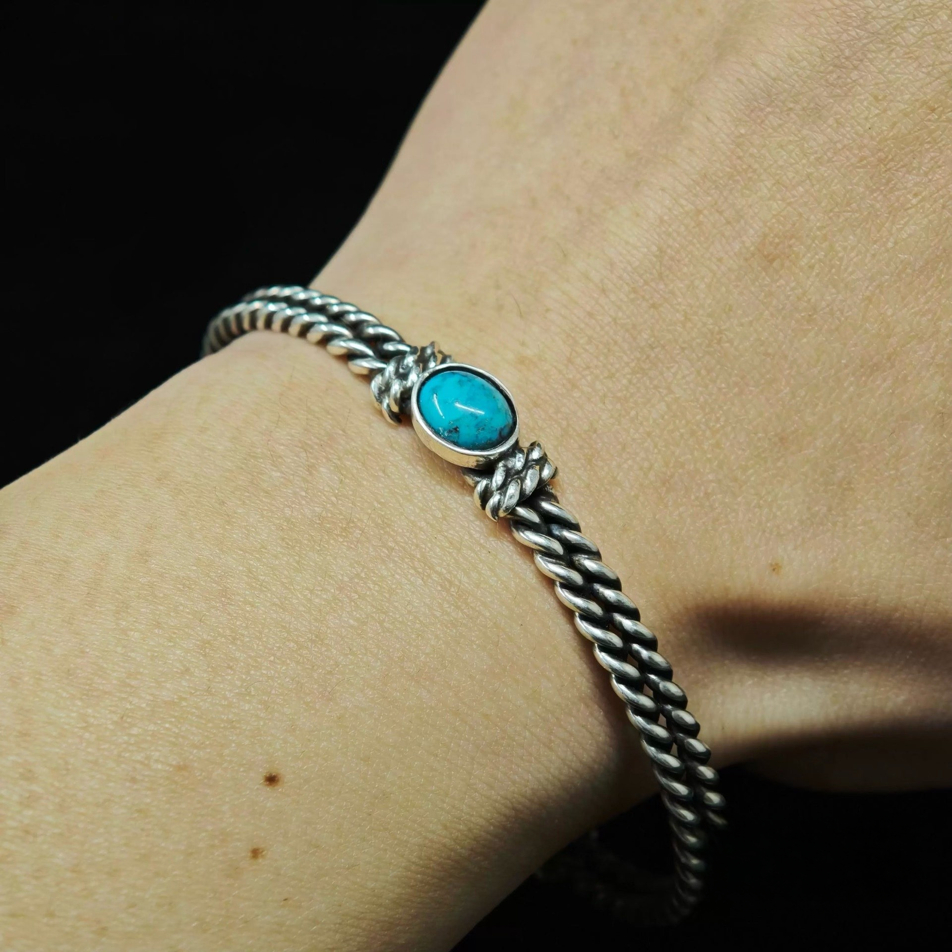 Twisted Rope Sterling Silver Cuff Bracelet with Turquoise – Handcrafted Southwestern Style Bangle