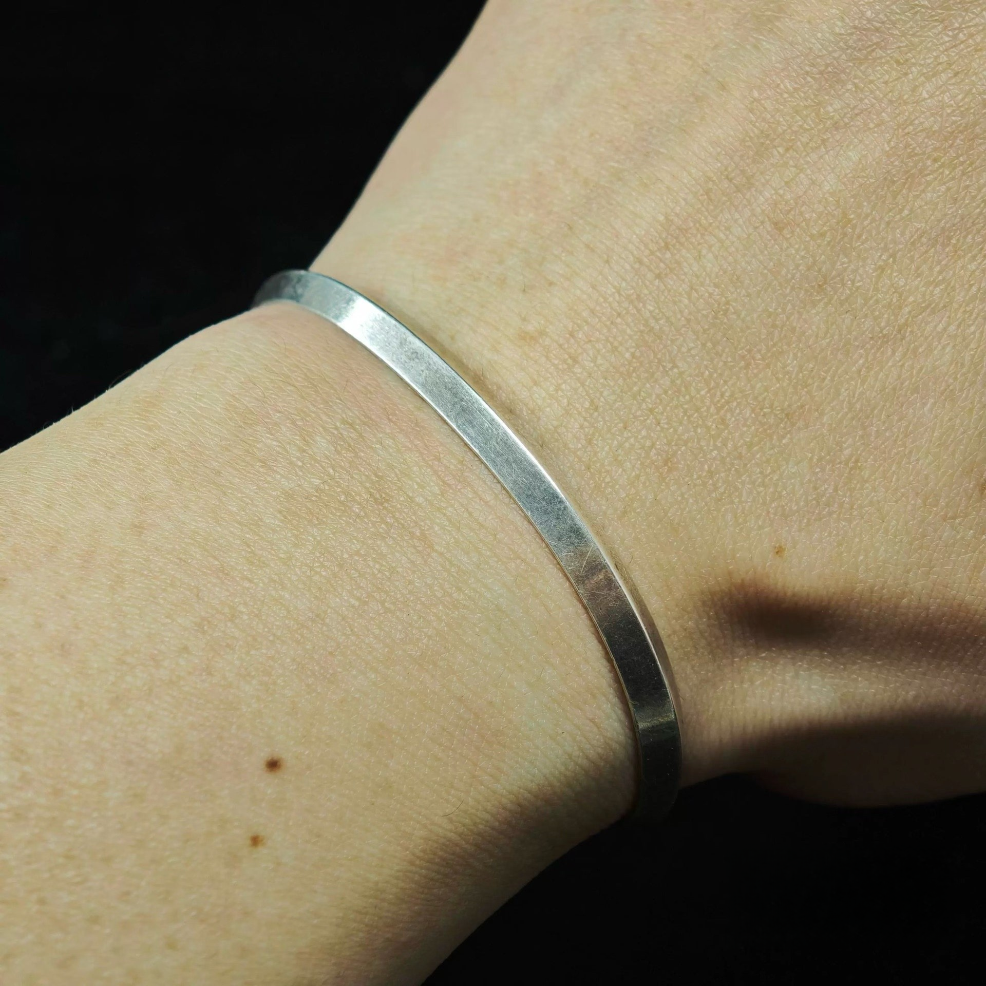 Minimalist Sterling Silver Cuff Bracelet – Flat Polished Open Bangle for Men and Women