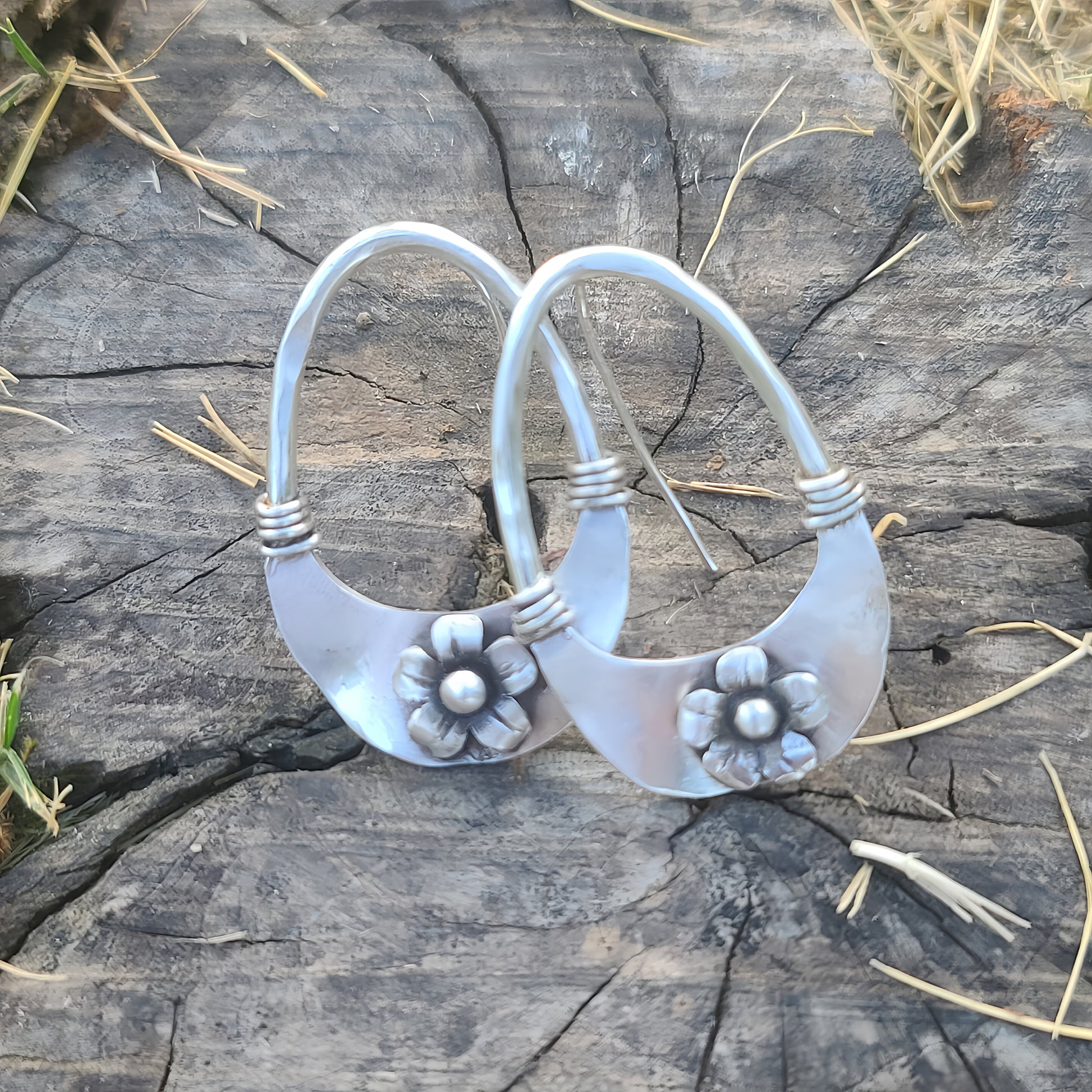 Rustic Floral Hoop Earrings – Handcrafted Vintage Silver Flower Drop Design