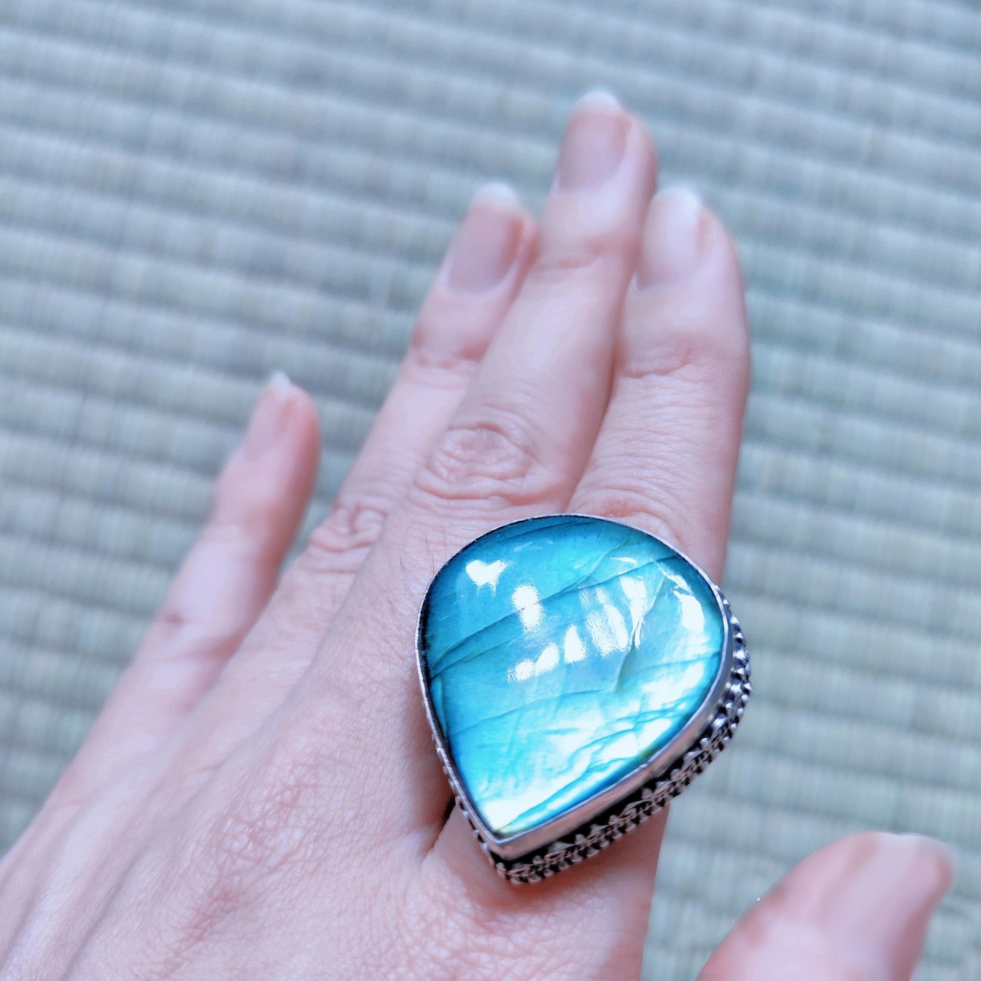 Labradorite Silver Ring with Intricate Design - Unique Statement Jewelry