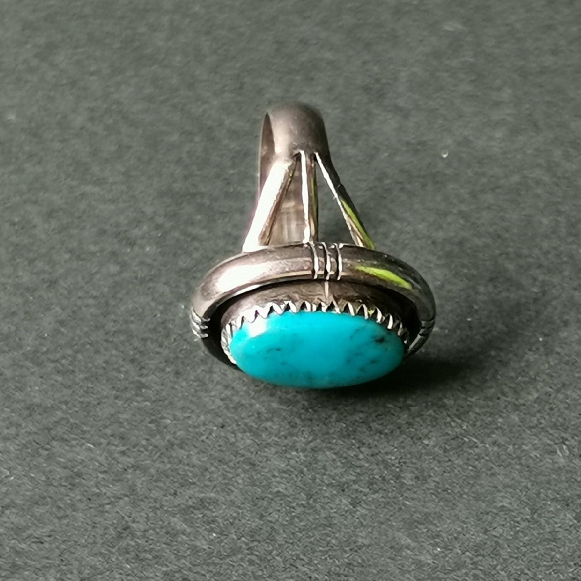 Vintage Oval Turquoise Ring